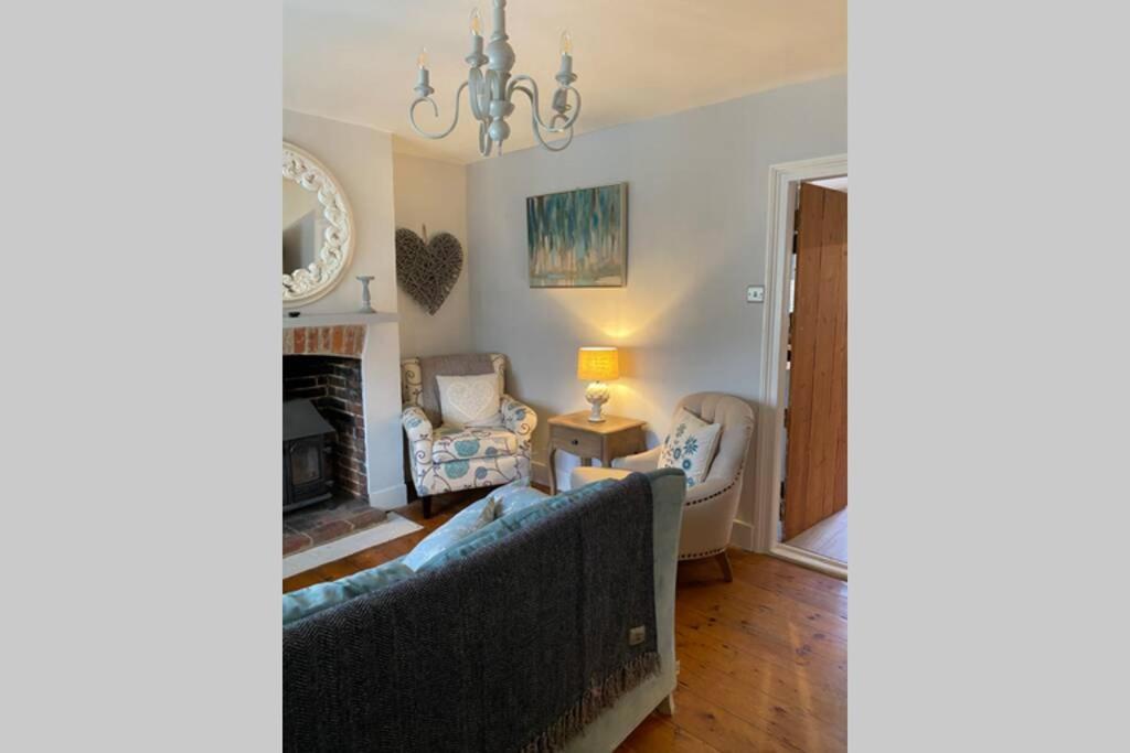 Angel Cottage, Boxgrove, Chichester - Relax And Unwind エクステリア 写真