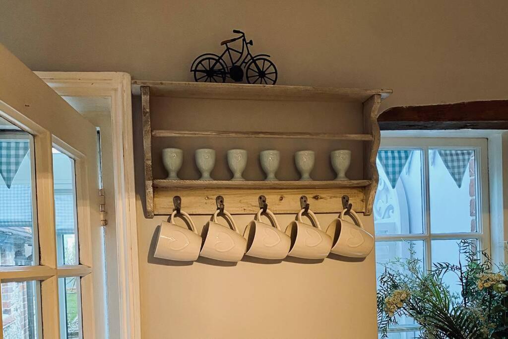 Angel Cottage, Boxgrove, Chichester - Relax And Unwind エクステリア 写真